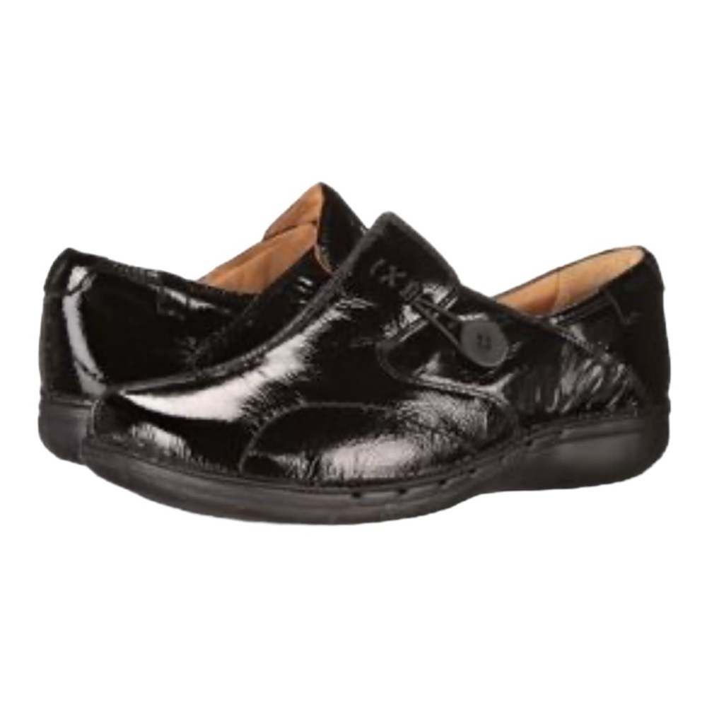 Clarks Unstructured Patent Leather Slip On Comfort Shoes in Black Size 6